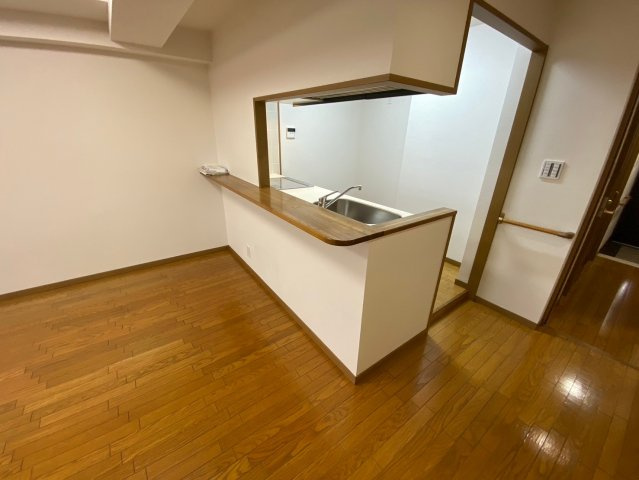 ライオンズマンション香流第3のキッチン|料理の提供がしやすいカウンターキッチン！