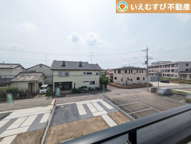 GRAFARE　大泉町寄木戸6期の展望|高い建物が無く開放感のある展望
バルコニーからの展望も開けていてのどかな景色が望めます。日当りも良いですね♪