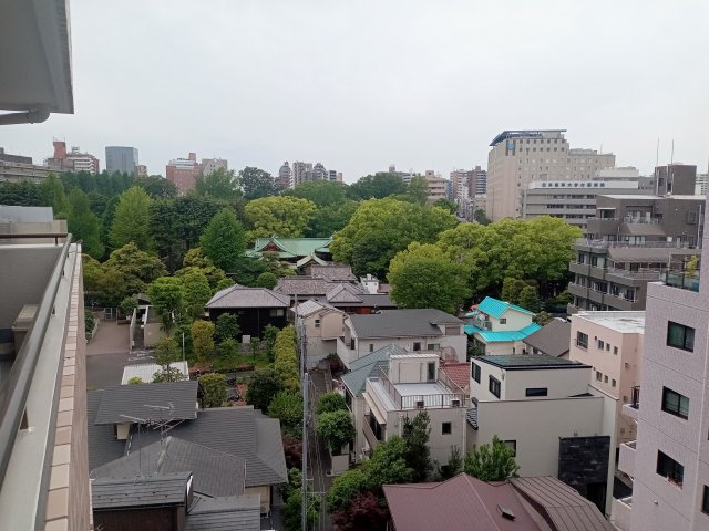 朝日根津八重垣マンションの展望