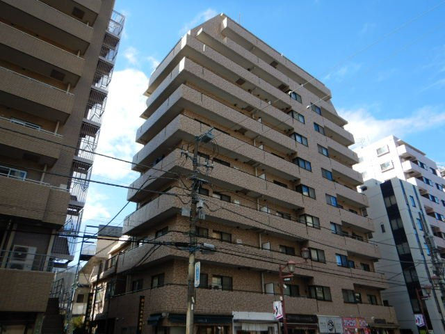 朝日根津八重垣マンションの外観
