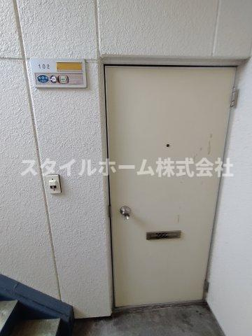 ヴィステリア２７の玄関