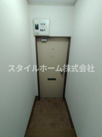 ヴィステリア２７の玄関