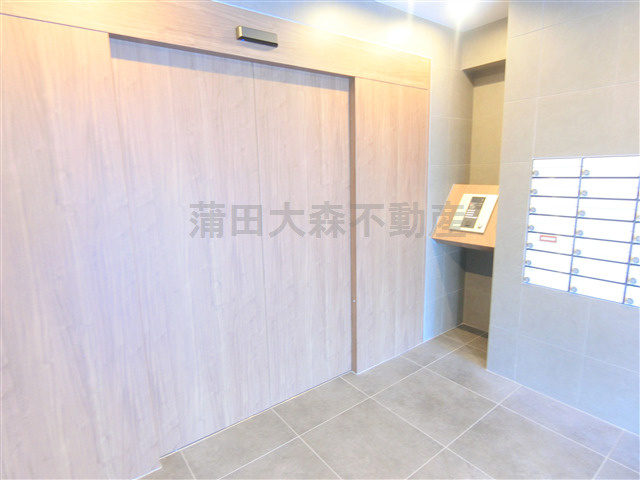 CREVISTAクレヴィスタ蒲田Ⅱ＠仲介手数料無料のエントランス|防犯カメラTVモニター付オートロック　エントランス