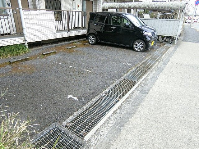 エスポワール玉川の駐車場