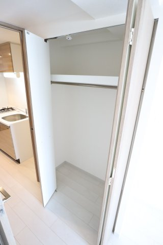 大阪市都島区中野町１丁目の賃貸マンションの収納