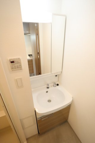 大阪市都島区中野町１丁目の賃貸マンションの洗面所