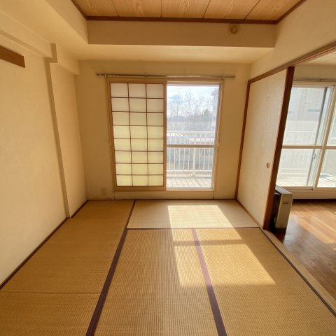ティアラ高砂ハイツの和室