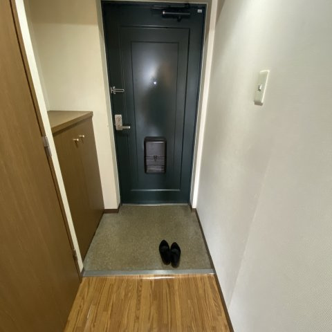 ティアラ高砂ハイツの玄関