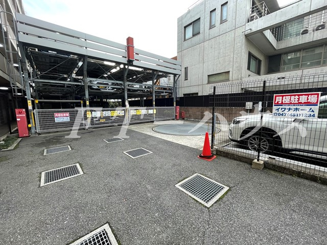 Ｖｉｌｌａｇｅ　Ｈｏｕｓｅ　幕張本郷の駐車場