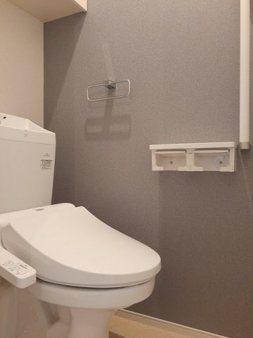 スモーキークォーツのトイレ|シンプルで使いやすいトイレです