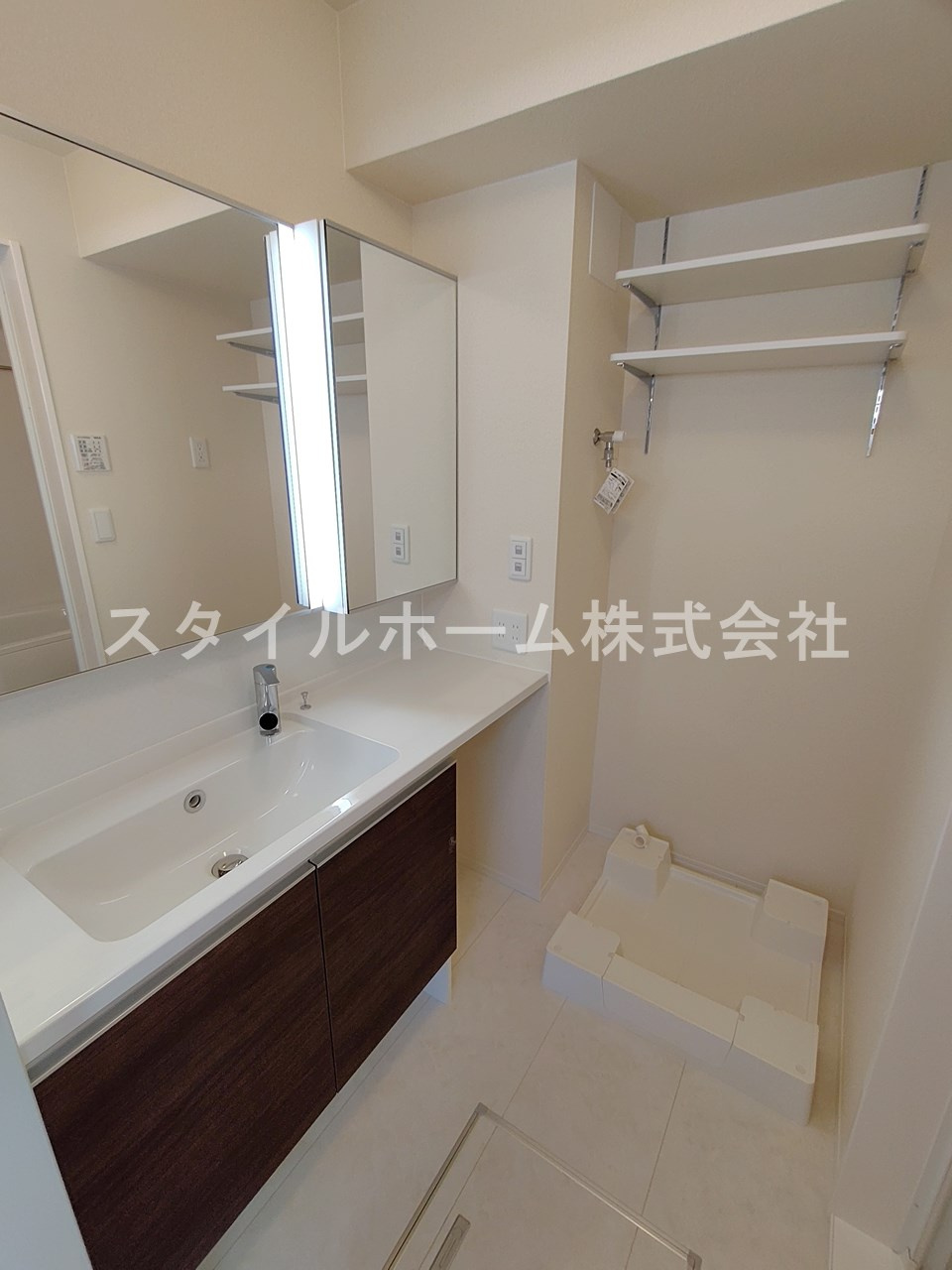 レクエルドの洗面所|別部屋写真です。