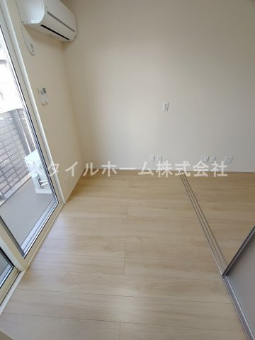 レクエルドの居間・リビング|別部屋写真です。