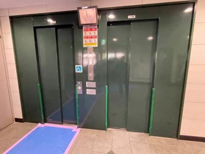 【その他共用部分】 | シャルマンコーポ野江第二期 | エレベーターは２基あり、混み合う時間帯もスムーズに移動できます。