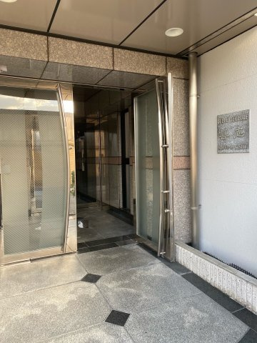 ヴェルドミール喜志のエントランス