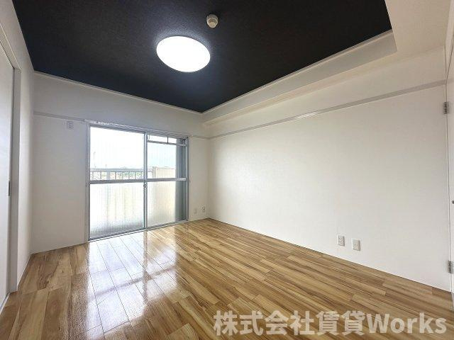 コーポ二丈の居間・リビング|使いやすい居間です