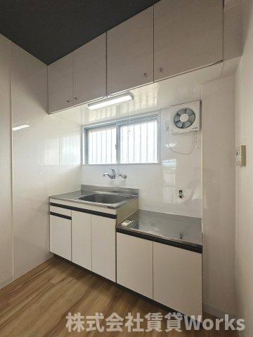 コーポ二丈のキッチン|コンパクトなキッチンで掃除もラクラク