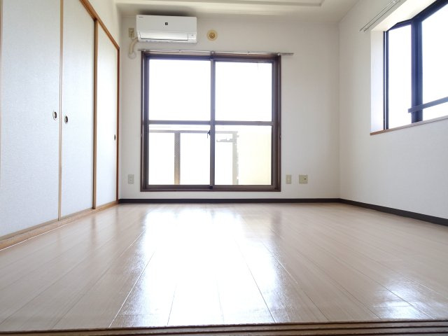 アンシュレール大井の洋室