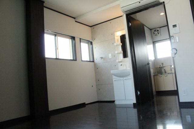 MCビルの居間・リビング