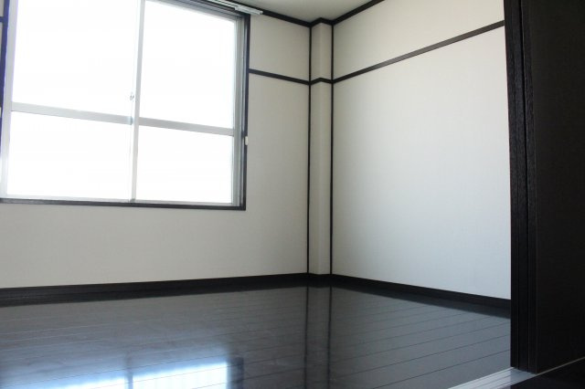 MCビルの居間・リビング