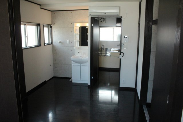 MCビルの居間・リビング