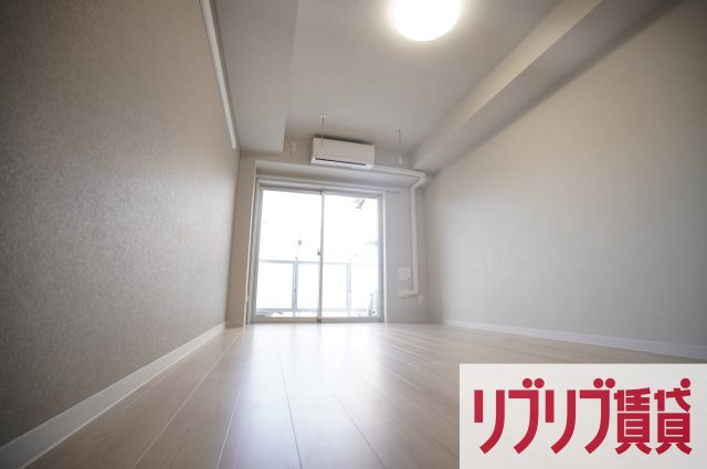 松波ヒルズの居間・リビング