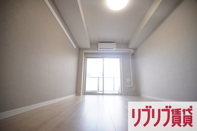 松波ヒルズの居間・リビング