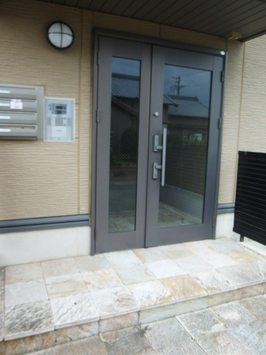 ヴィラ・サンライズＢのエントランス