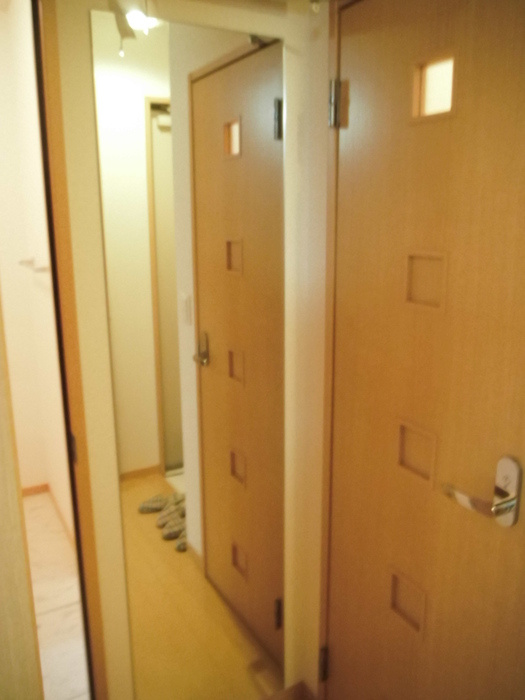 ヴィラ・サンライズＢの玄関