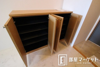 【玄関】 | ホワイトレジデンス | 同型タイプ