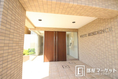 【エントランス】 | ホワイトレジデンス