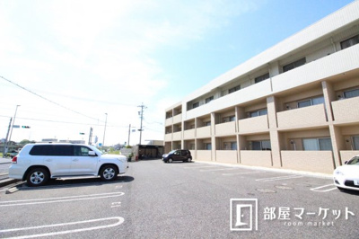 【駐車場】 | ホワイトレジデンス