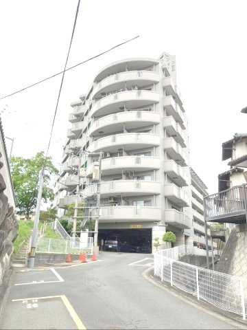 スワンマンション空港南Ⅱの外観|鉄筋コンクリート8階建てです！