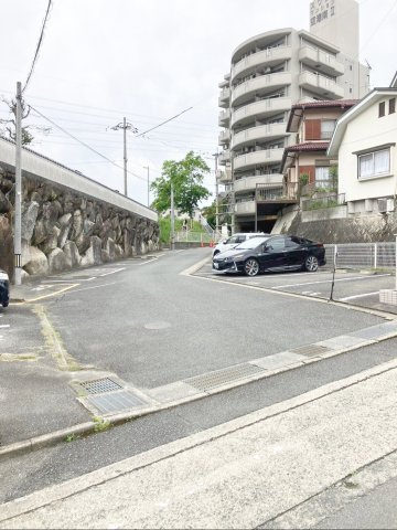 スワンマンション空港南Ⅱの周辺|前面道路の様子です！
