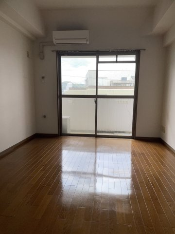 唐津市大名小路の賃貸マンションの居間・リビング