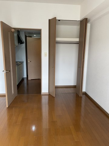 唐津市大名小路の賃貸マンションの居間・リビング