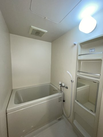 唐津市大名小路の賃貸マンションの浴室