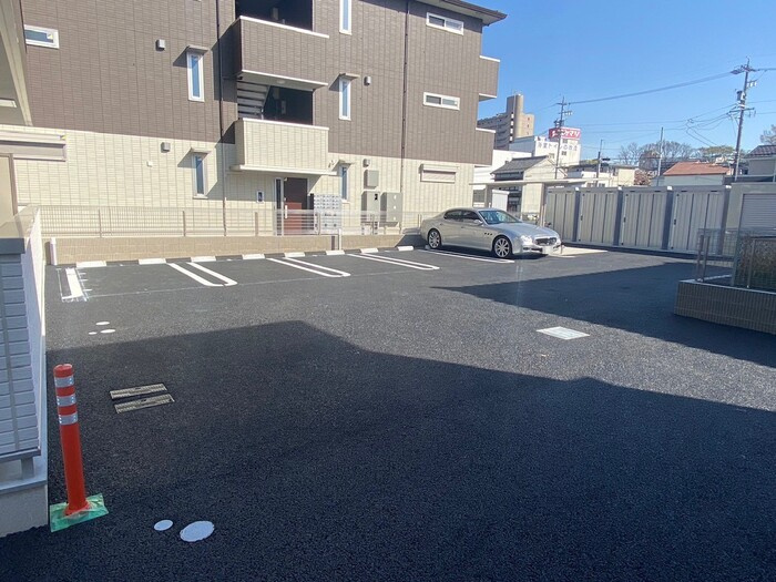 D-square 湊町 Ⅱの駐車場