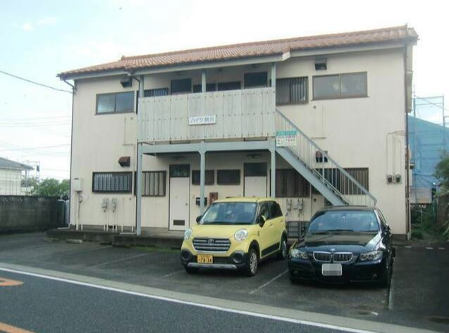 ハイツ阿川の駐車場
