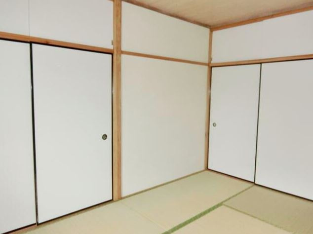 ハイツ阿川の和室