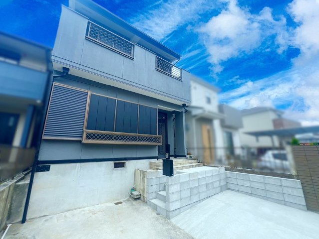 名東区香南二丁目戸建の前面道路含む現地写真