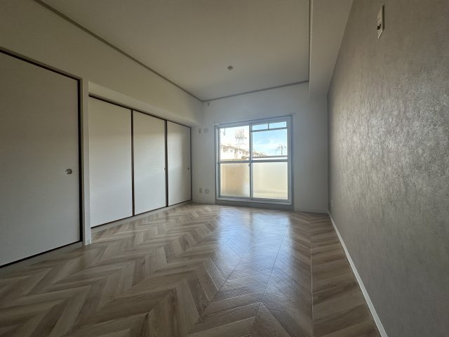 矢倉ハイツの洋室