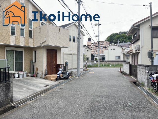明石市大蔵谷奥　中古の前面道路含む現地写真|●年中無休：見学時間9:00～20:00・当日予約可●
前面道路は交通量が少なく安全です。