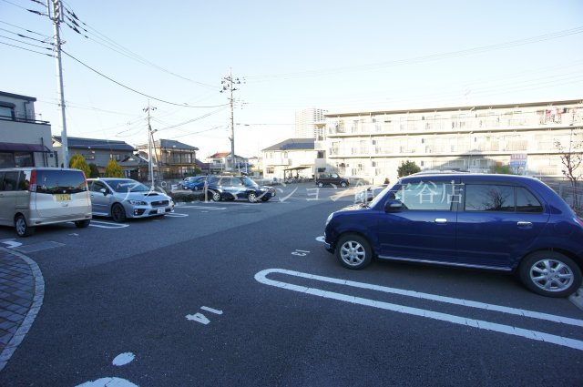 フルールAの駐車場