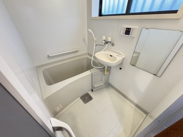 小林ビルの浴室