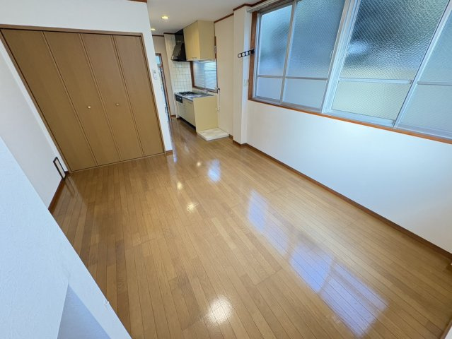 小林ビルの居間・リビング