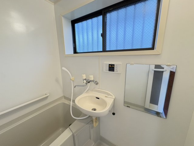 小林ビルの洗面所