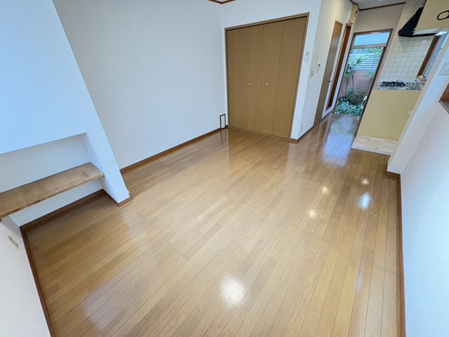 小林ビルの寝室