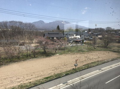【展望】 | 小諸市御影新田３階建住宅（作業場・古家付） | 北側にみえる浅間山