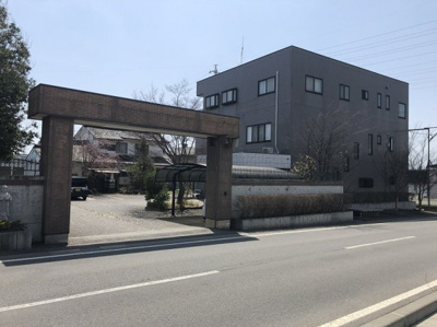 【前面道路含む現地写真】 | 小諸市御影新田３階建住宅（作業場・古家付）