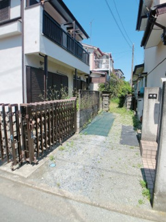 【周辺】 | 南側は共有地と隣地通路で陽当たりは確保されてます♪